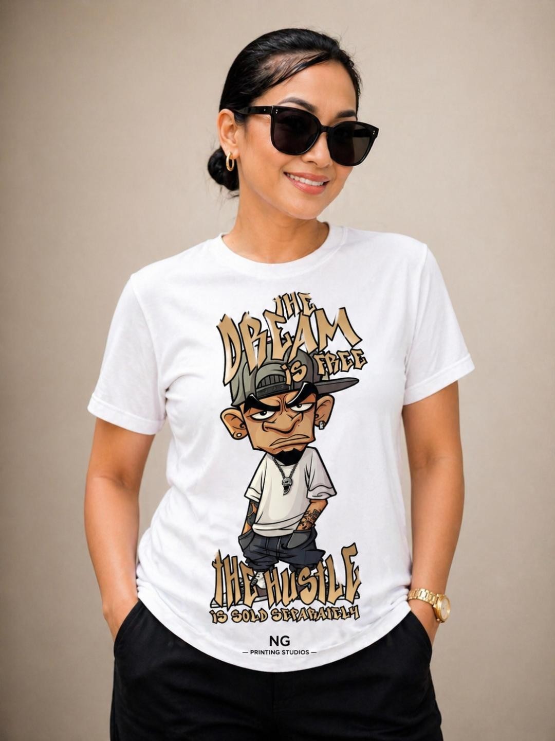 🔥THE DREAMIS FEREE THE HUSTLE IS SOLD UNISEX COLOR WHITE Gildan 🔥