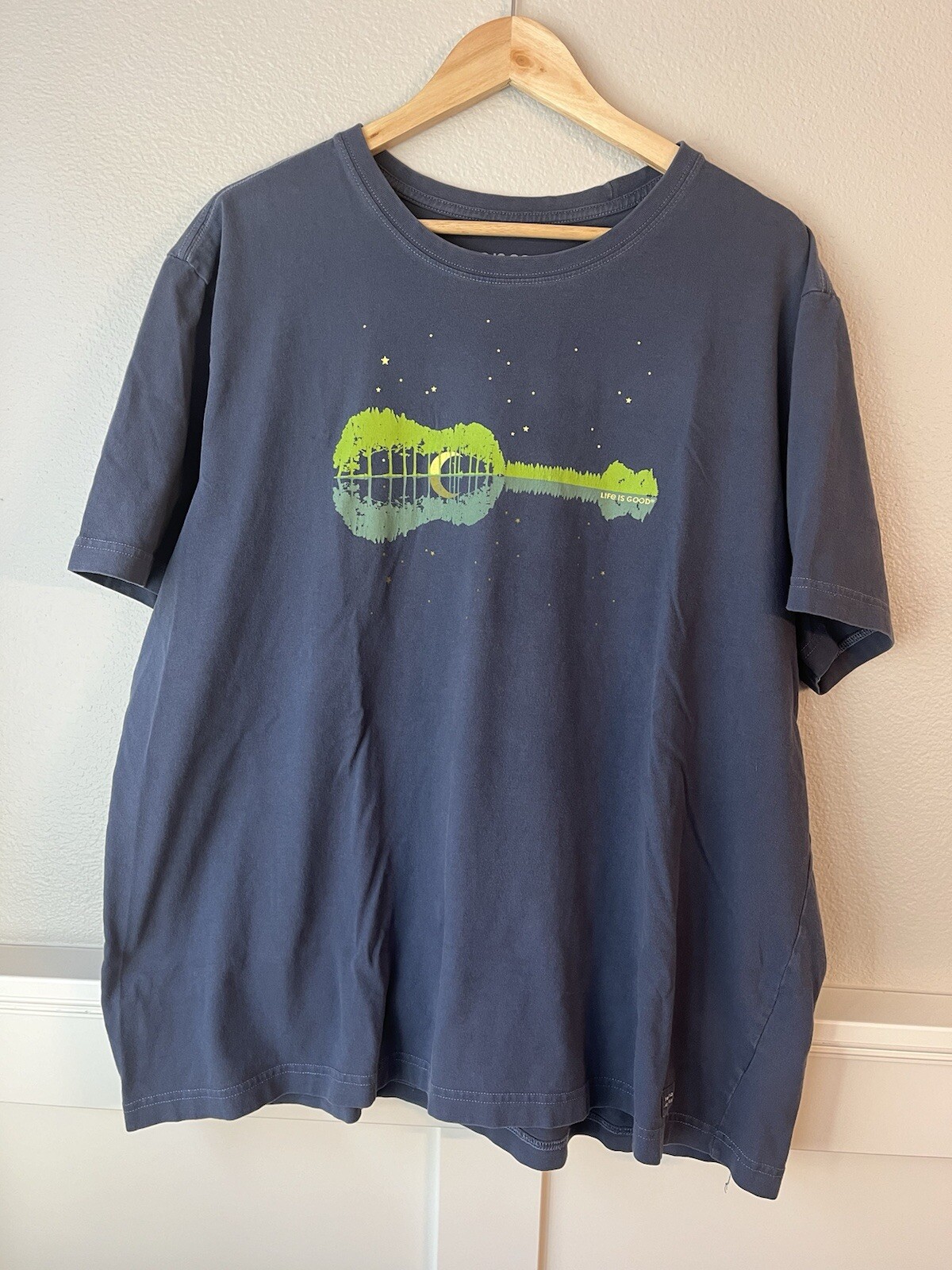 Life is Good Men&rsquo;s Crusher T-Shirt * Guitar Night Sky * Blue Sz XXL Crew Neck