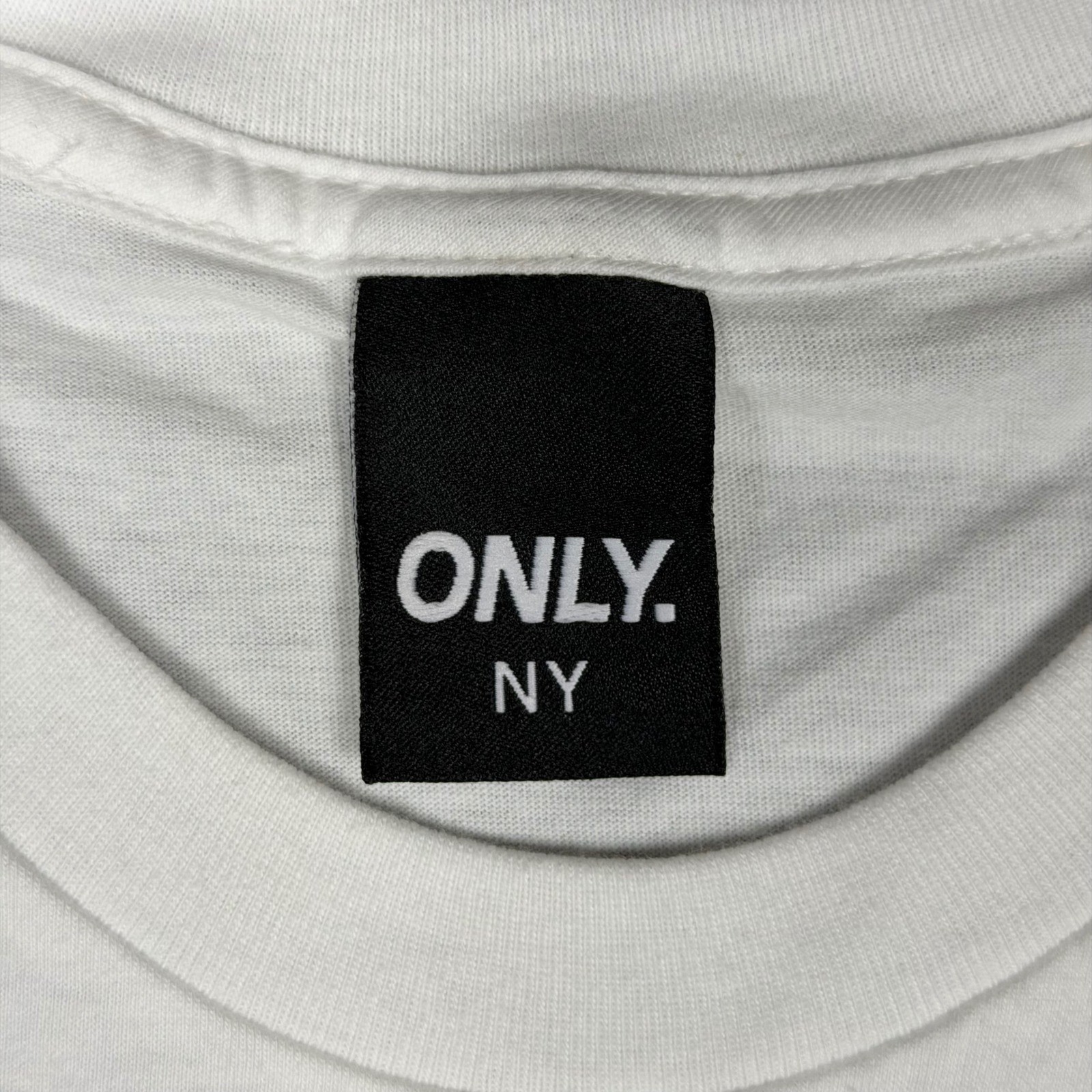 Only NY Mens White Mountain Logo Patch Pocket T-Shirt Size M Made in USA