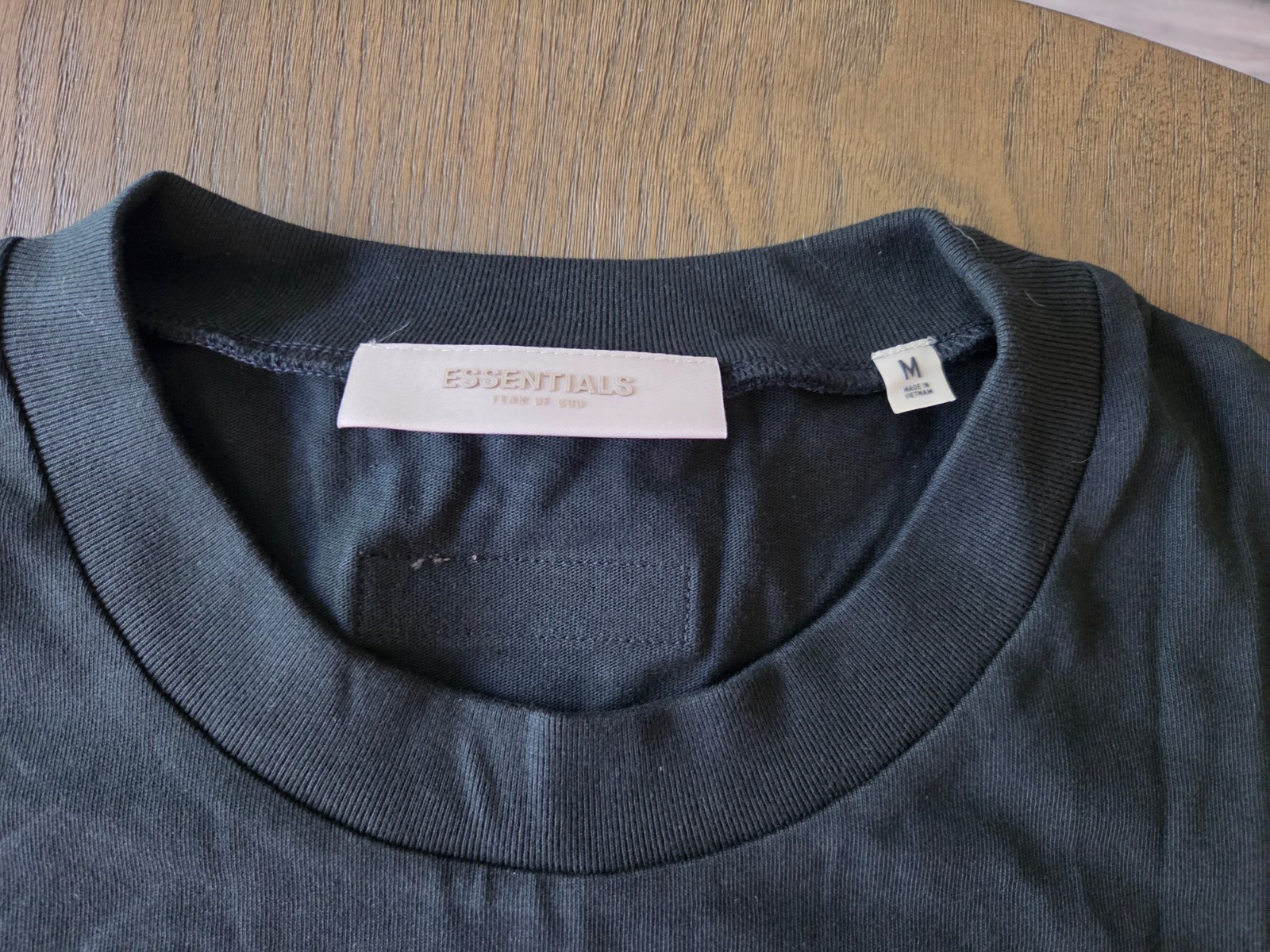 FEAR OF GOD ESSENTIALS BLACK / STRETCH LIMO T-SHIRT (Medium)
