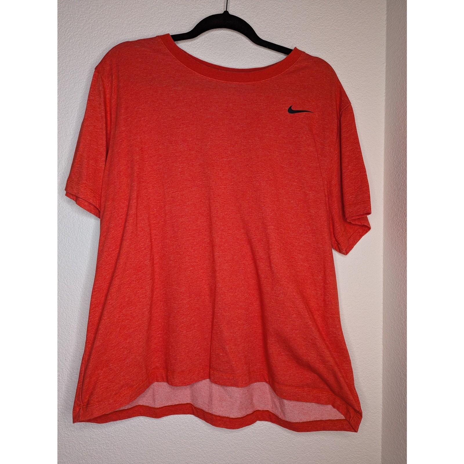 Nike Men&rsquo;s Dri-Fit Red Crewneck Tee XL Active Sporty Casual Travel Workout Basic