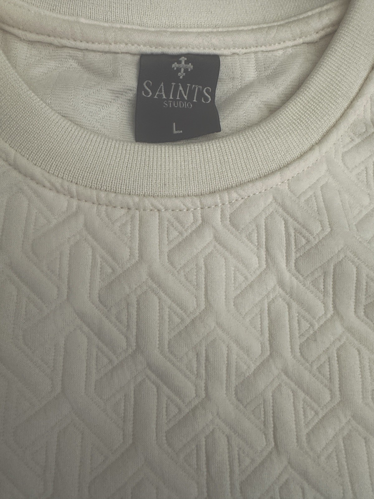 Saints Studio Men’s L Crew Neck Short Sleeve Geo Pattern Texture Tee White Ivory