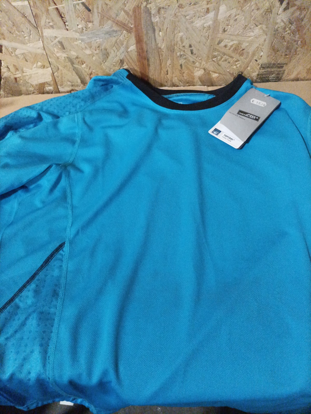 sports t shirt mens M Blue James And Nicholson