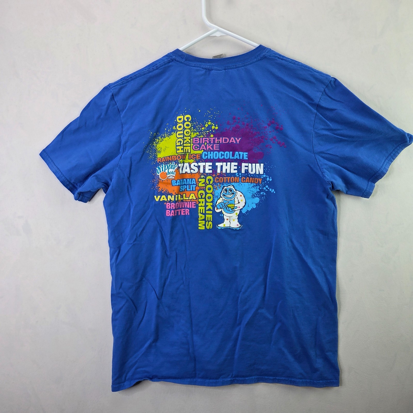 Gildan Softstyle Employee T Shirt Men Medium Blue Graphic Dippin&rsquo; Dots Ice Cream
