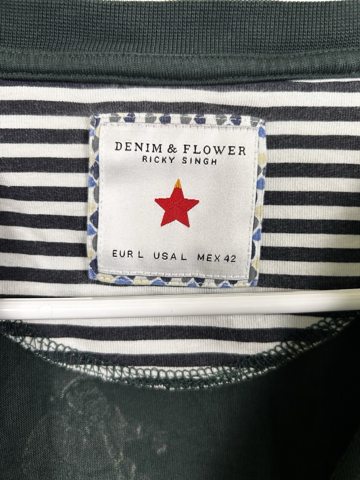 Denim & Flower Christmas Santa Print Men’s T Shirt Hunter Green Ugly Sweater L