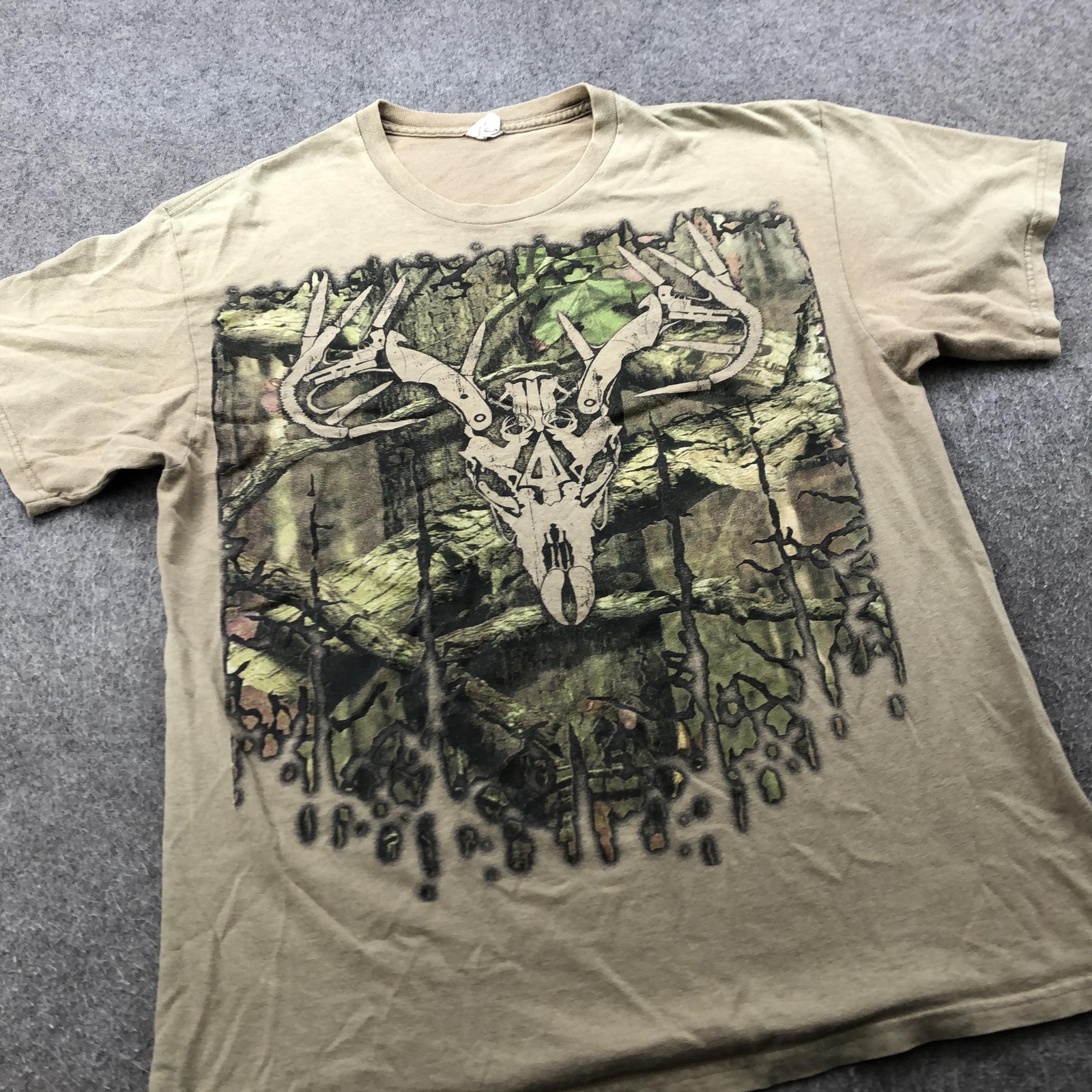 Mossy Oak Shirt Mens Large Beige Graphic Deer Antler Skull Camo Outdoors Hunting