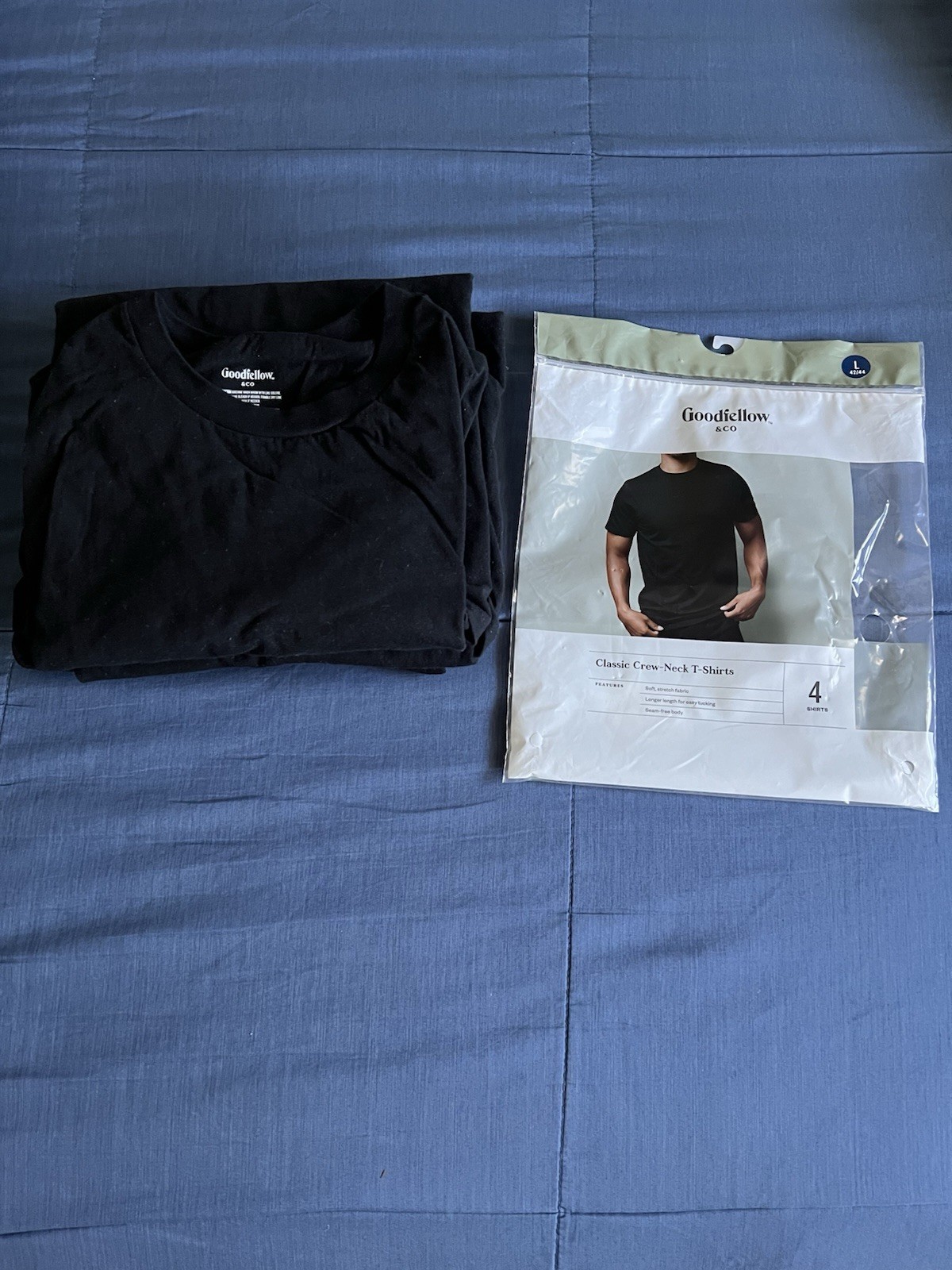 2 PRE OWNED 2 NEW/ Goodfellow 4 Pack Cotton Crew Neck T-Shirts 4 Black