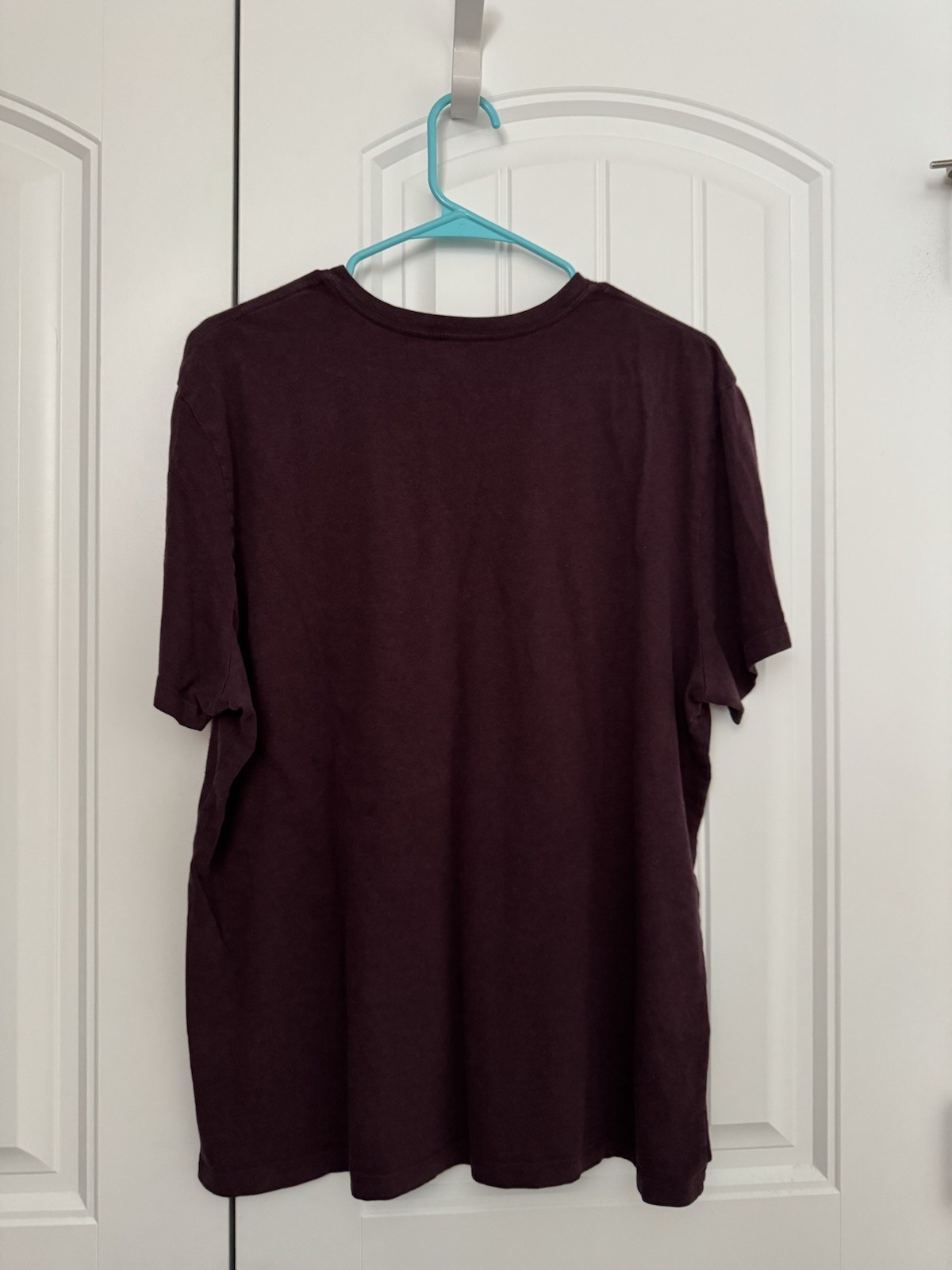 Banana Republic Men’s V-Neck T-Shirt Size XL | Burgundy Heather Tee | Pre-Owned