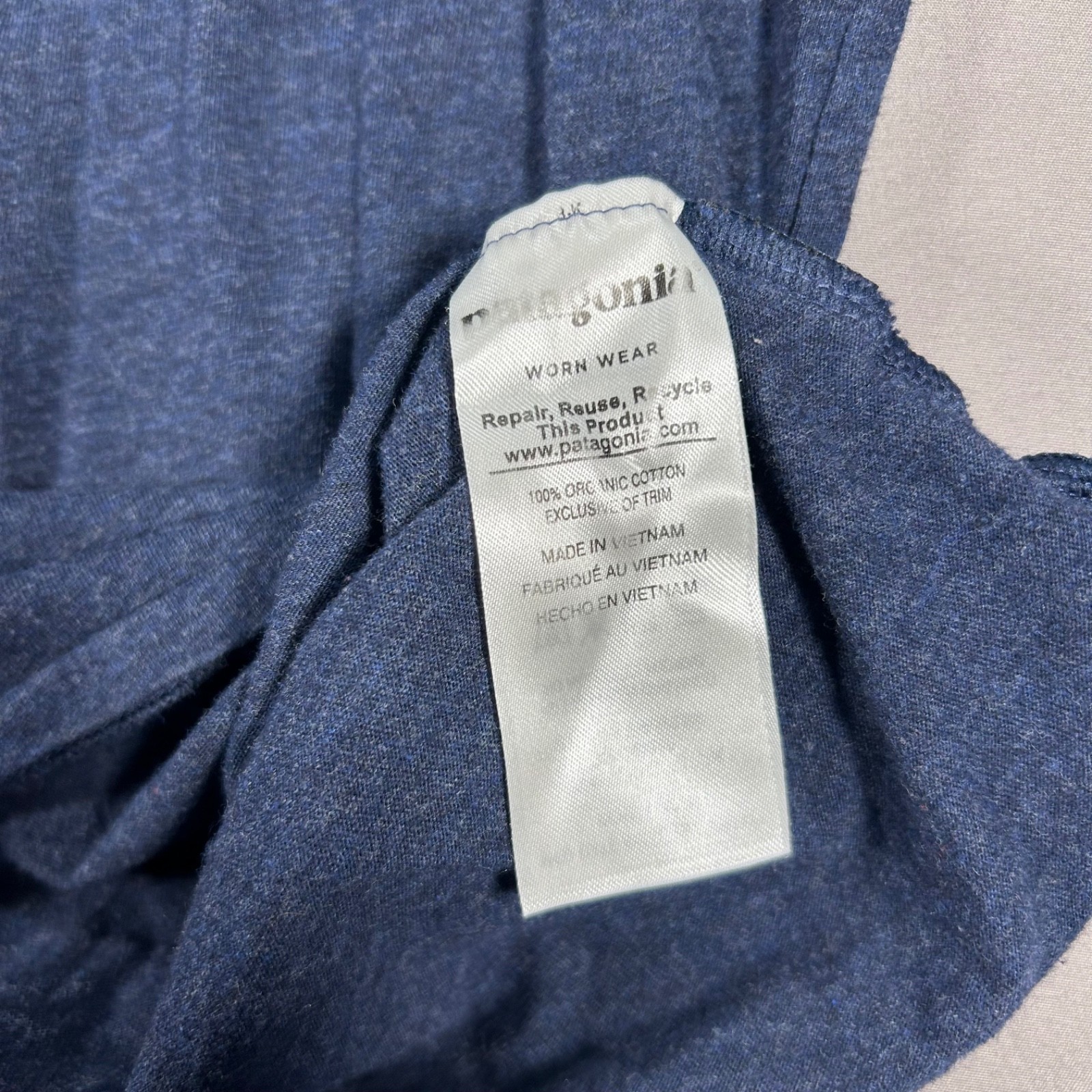Patagonia Navy Blue Heathered Henley Long Sleeve Mens Medium 100% Organic Cotton