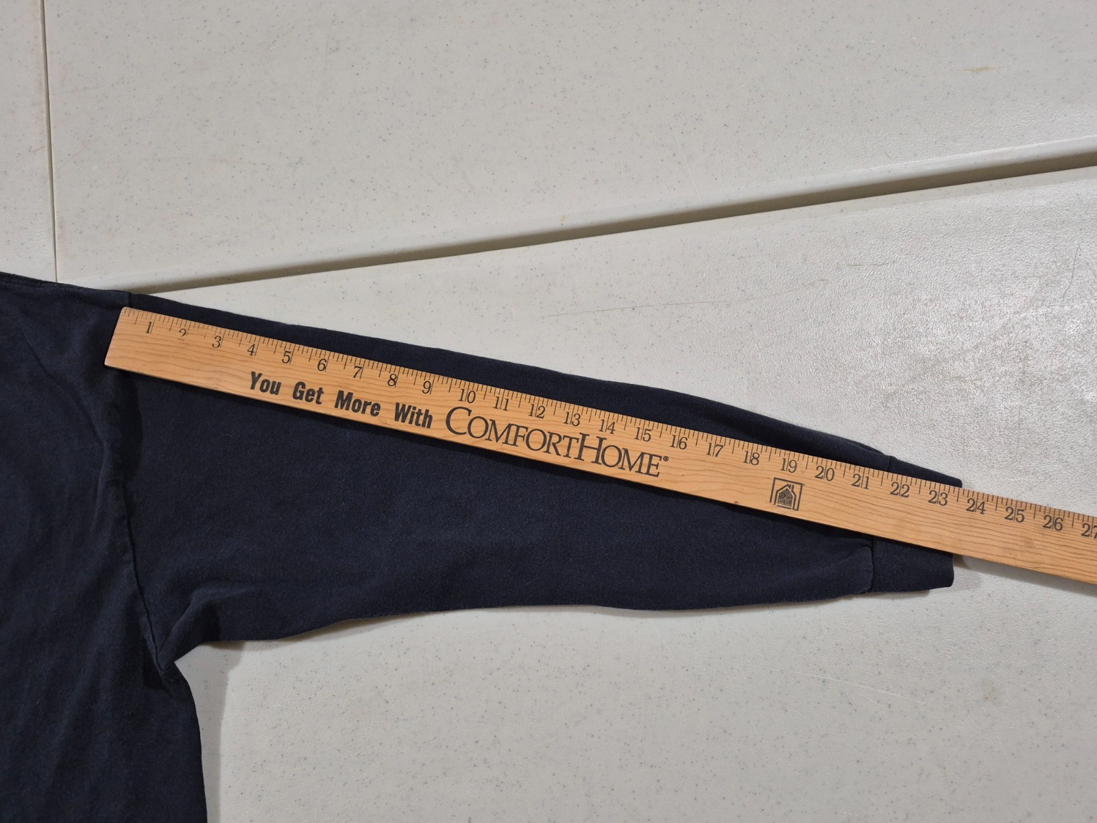 Gildan Mens XL Black Ultra Cotton Long Sleeve Shirt, see measurements