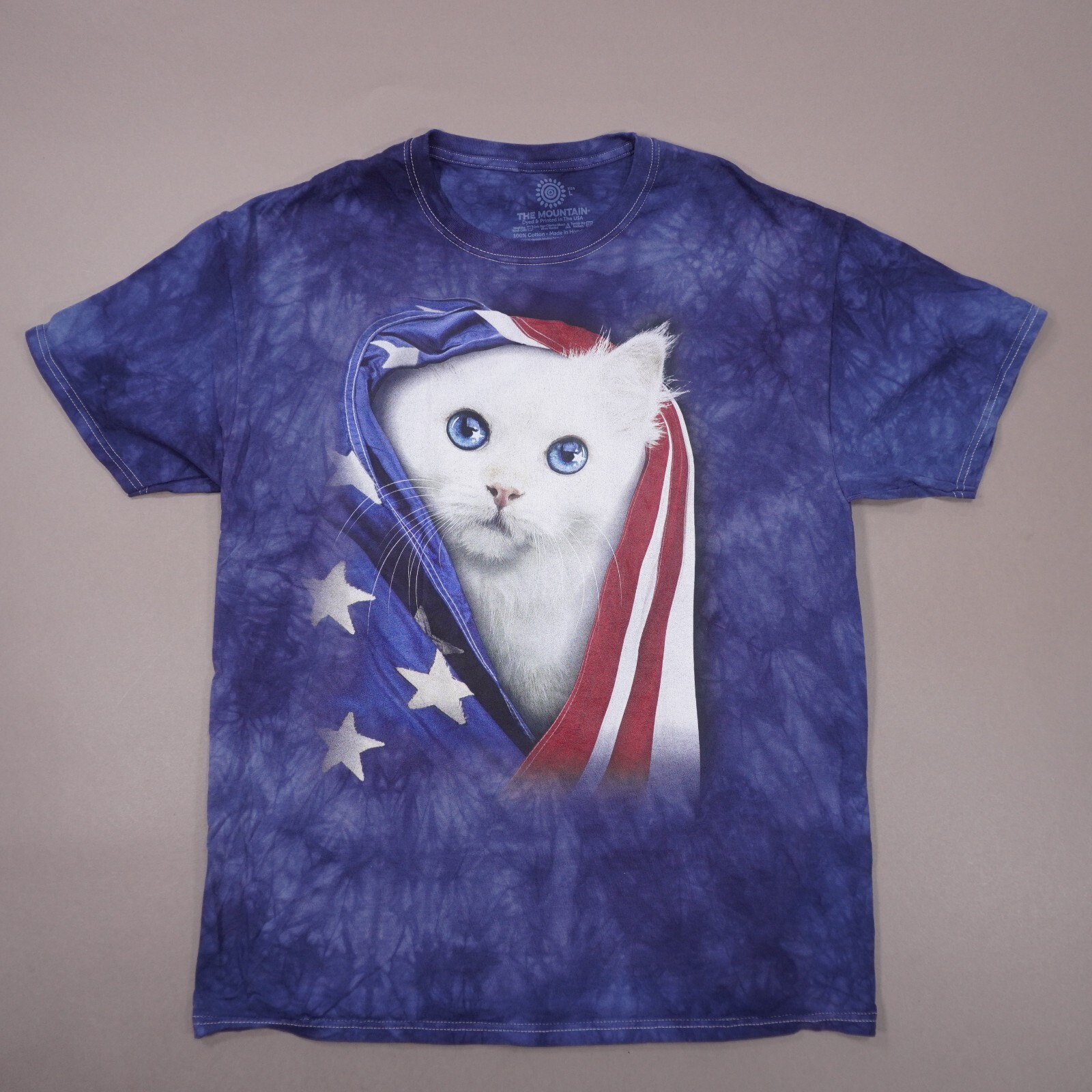 The Mountain USA Kitten Patriotic Graphic Mens Large Blue Tie Dye T Shirt NWOT
