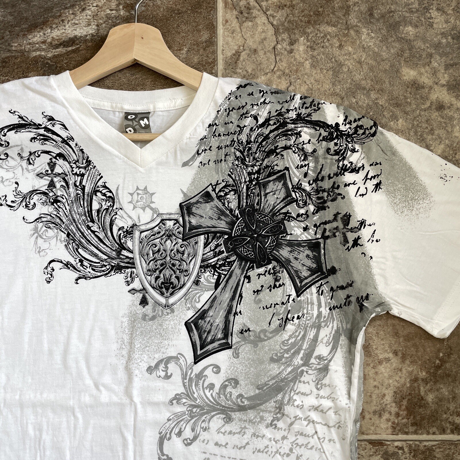 VTG ODM Men&rsquo;s Faith V-Neck XL T-Shirt Cross Graphic Tee Affliction Style Y2K