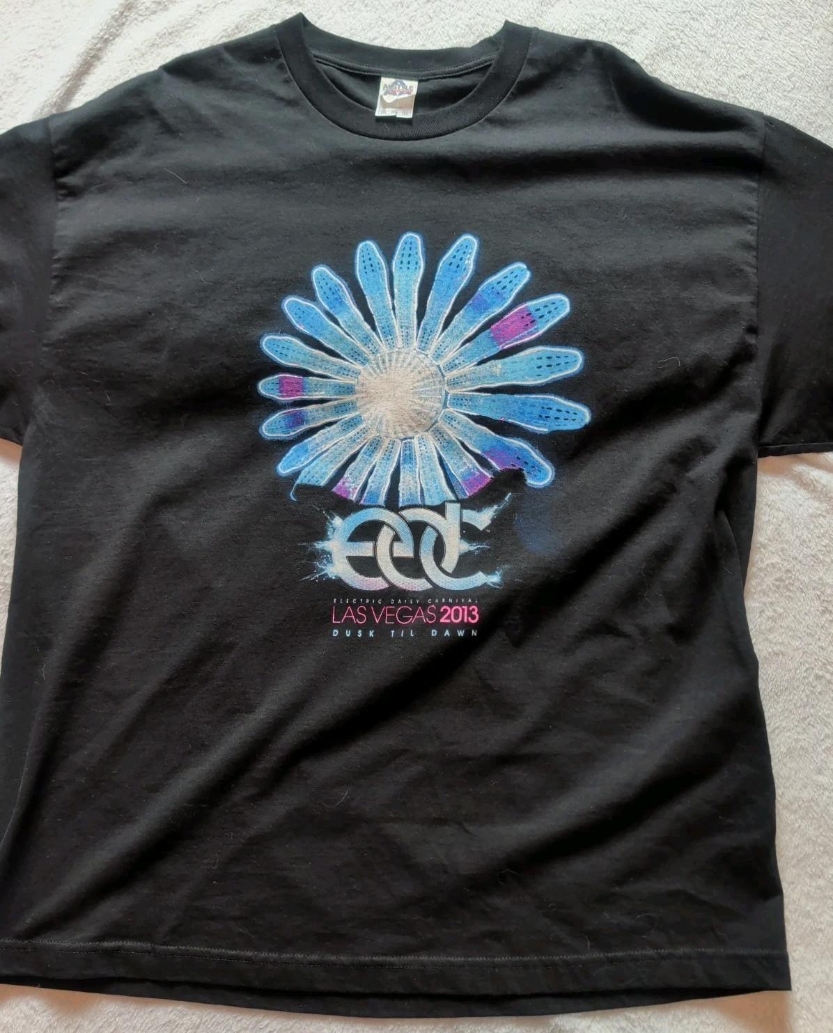 EDC Las Vegas concert T-shirt 2013 Electric Daisy Carnival Size 2XL Black U2 XXL