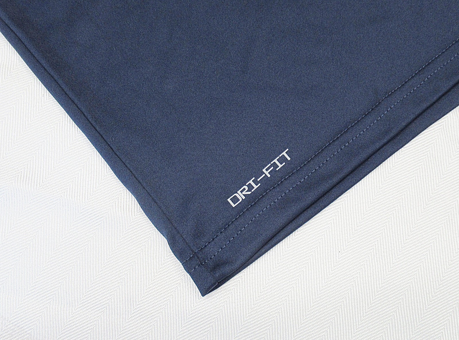 Nike Men&rsquo;s Hydroguard Dri-FIT Stretch UPF 40+ Guard Swim Top Size M Navy NWT