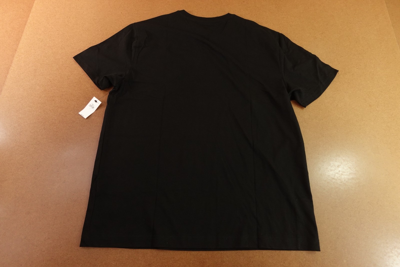 Banana Republic Mens Large Black V-Neck Short Sleeve Premium Wash T-Shirt NWT