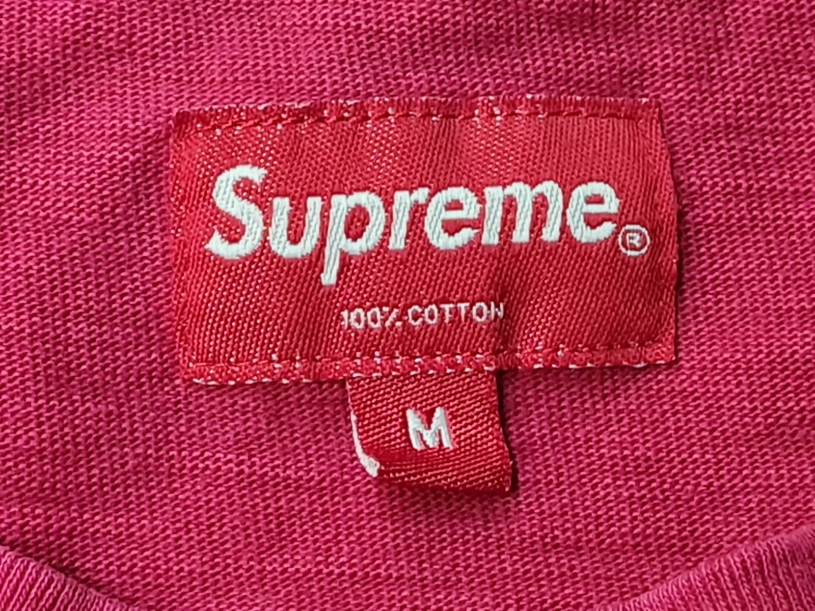 AUTHENTIC SUPREME POCKET TEE MEN SIZE MEDIUM (21×28) IN RED COLORWAY.