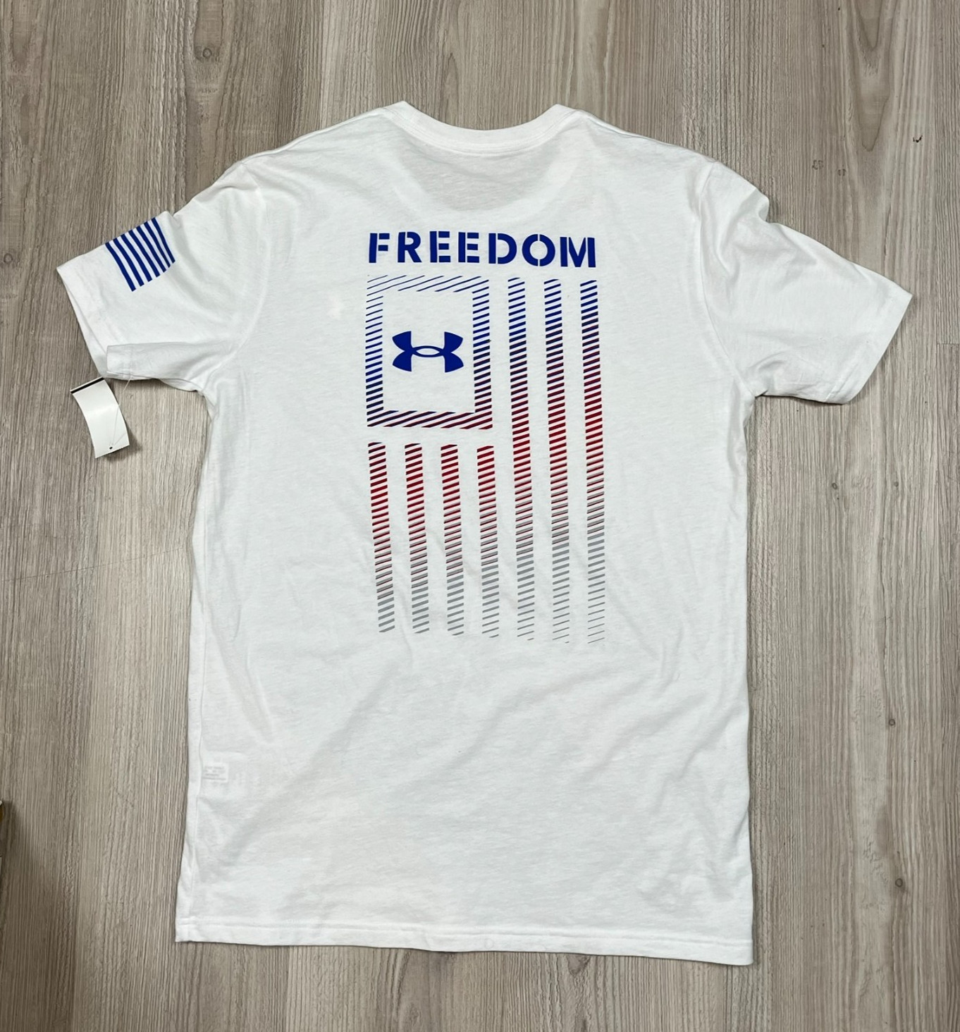 Under Armour Men’s UA Freedom Flag Athletic Short Sleeve Shirt White NWOT Size S