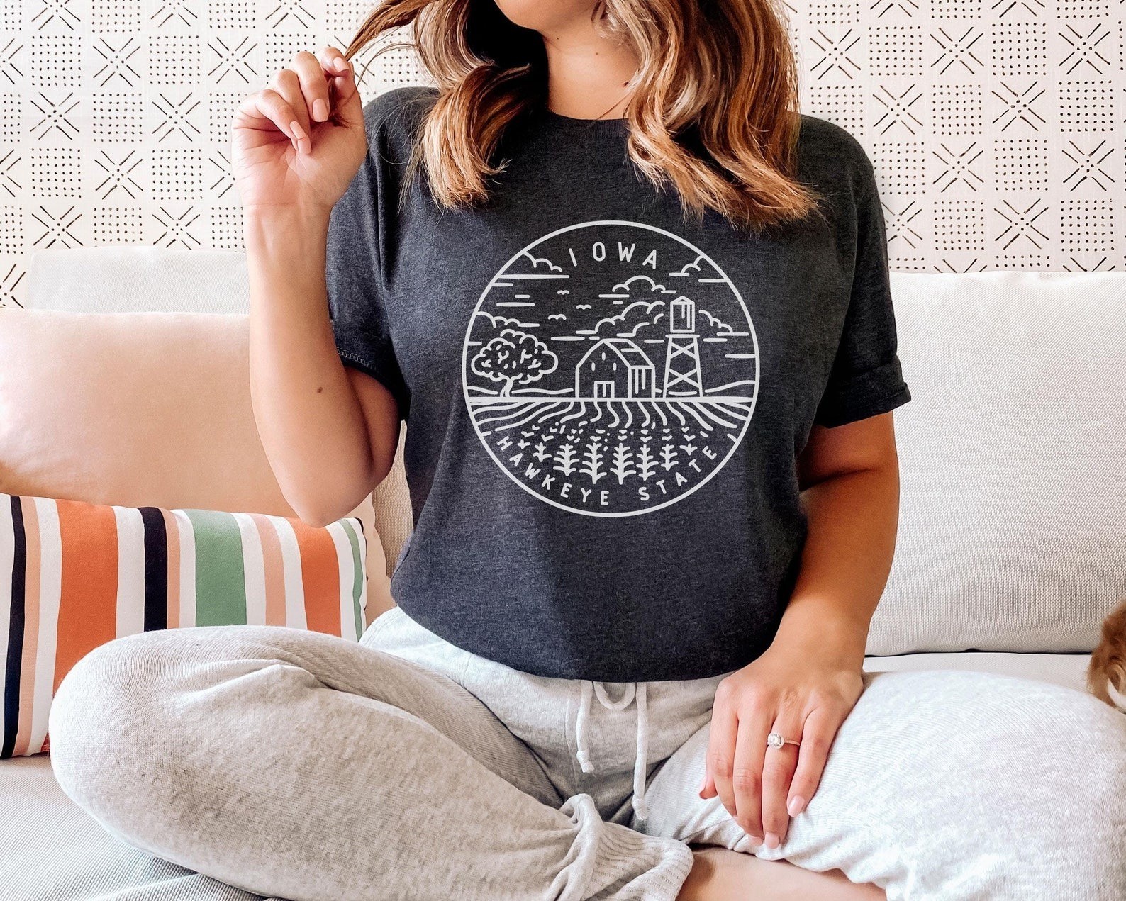 Iowa Minimal Skyline Design Shirt Travel Gift Iowa Trip Souvenir Tee