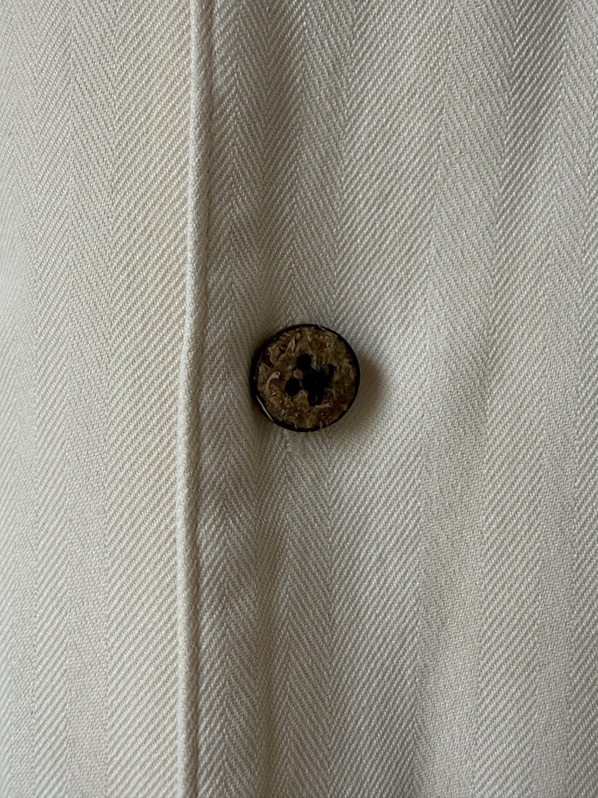 Jos A Bank Men’s 100% Silk Button Up Short Sleeve Cream Ivory Shirt Large