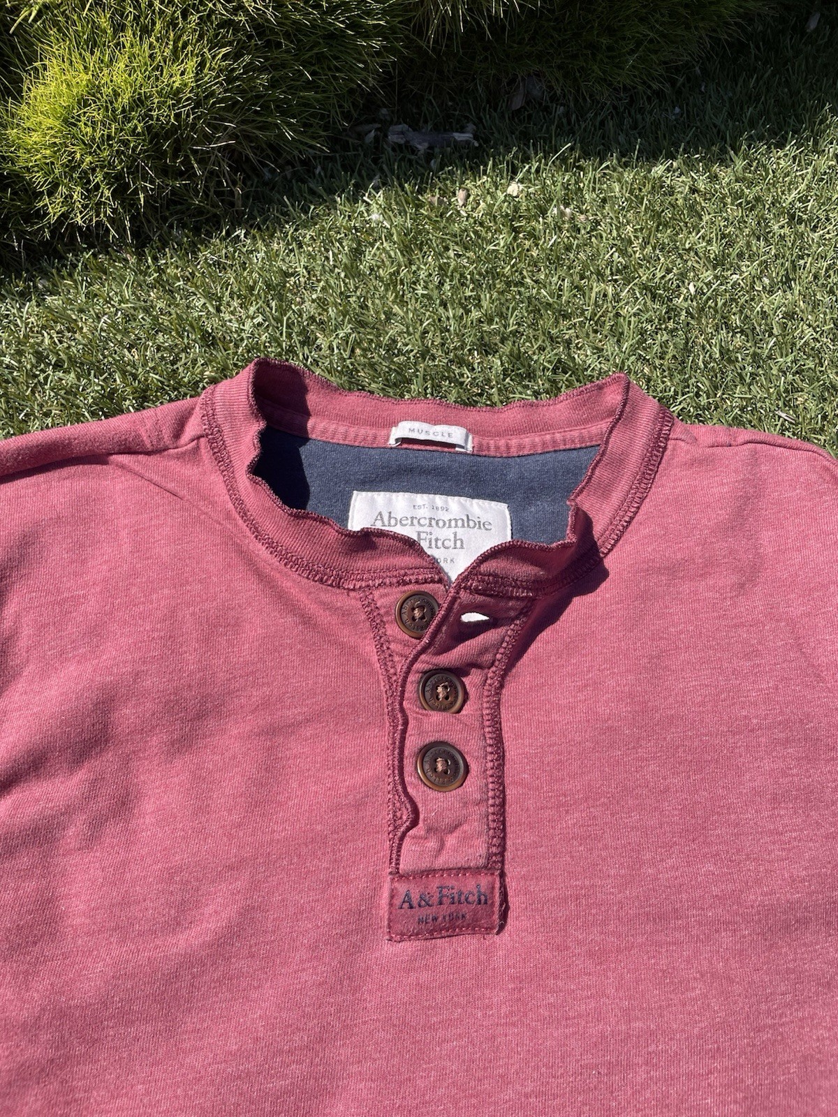 Abercrombie & Fitch Men&rsquo;s Burgundy Cotton Knit Henley Long Sleeve T-Shirt M
