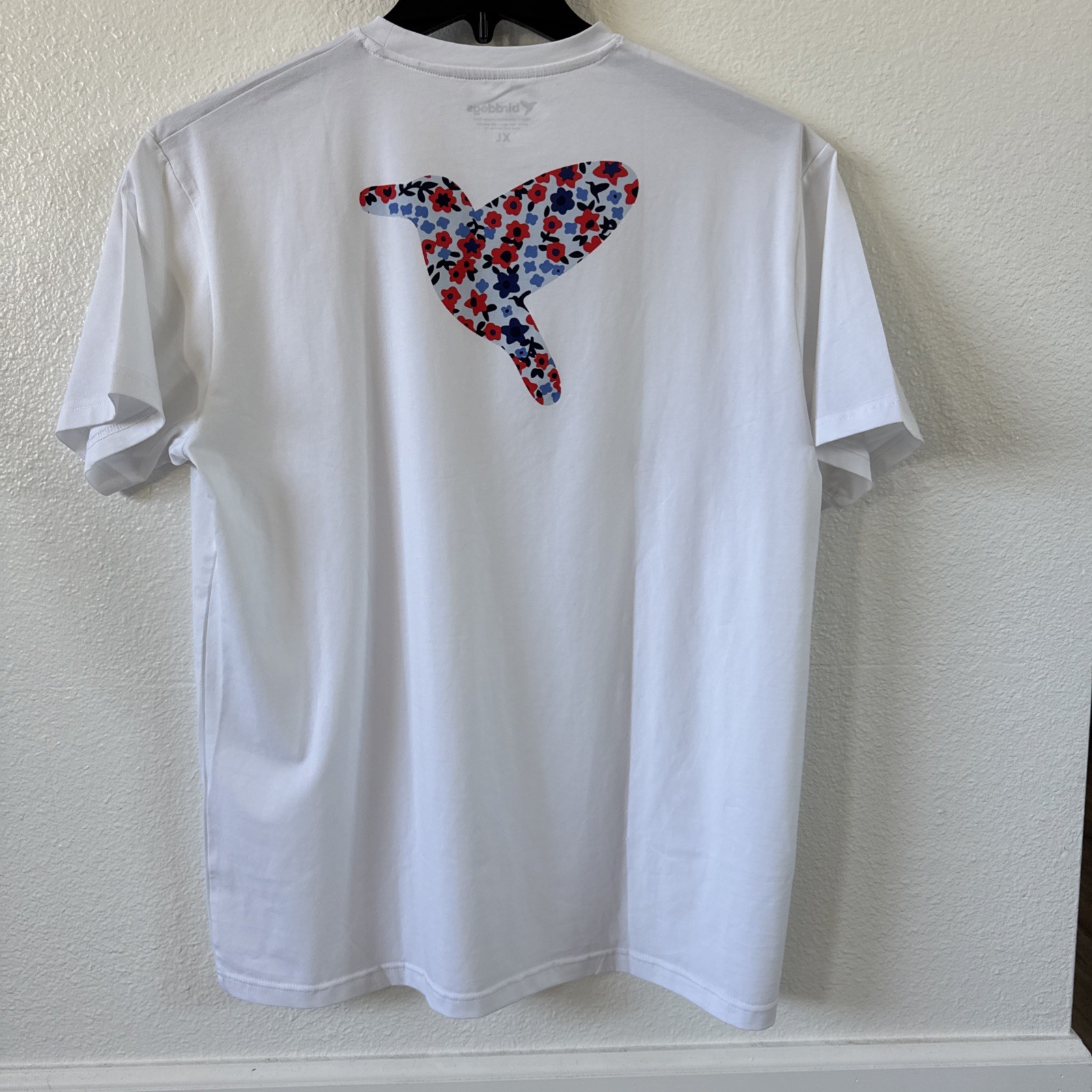 Birddogs T Shirt Mens XL Red White Blue Flower Bird Tee Cotton Stretch USA Logo