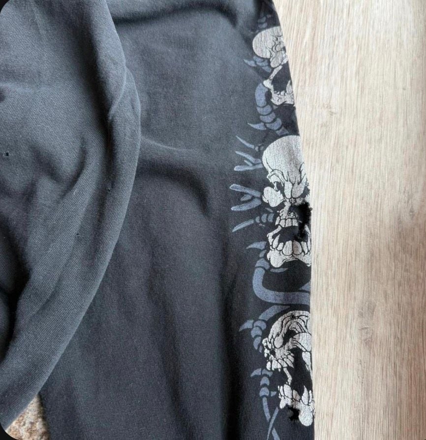 2000s Y2K jnco style skull long sleeve size XL