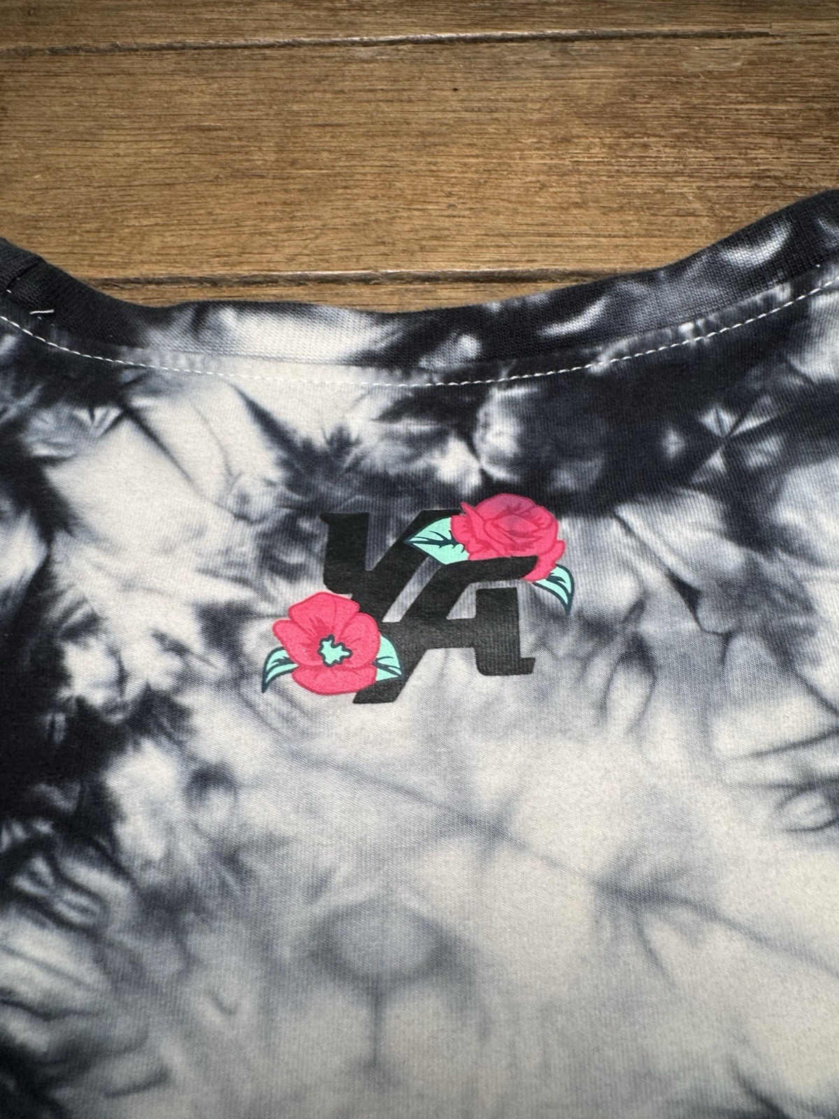 Youngla Shirt Mens Small Black White Tie-Dye Floral Hummingbird Short Sleeve