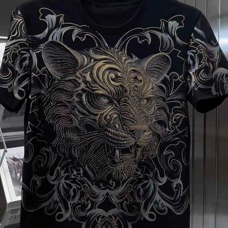 New Fashion Trend Lion Hot Diamonds Rhinestones Black Summer Luxury Men T-Shirt