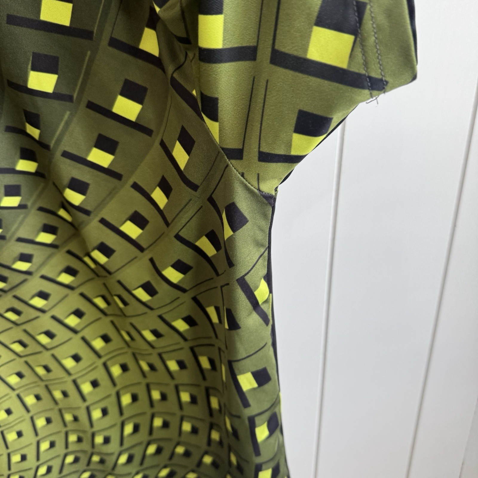 Sa-Shine Graphic T Shirt L Optical Illusion Neon Geometric Black Green