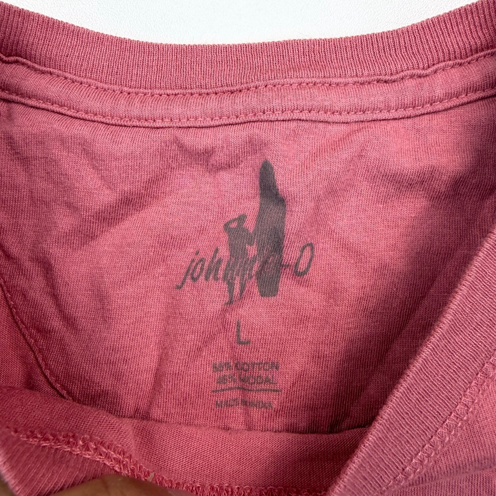 Johnnie O Graphic Shirt Mens Large Red Crew Neck Beach Pocket Preppy Casual