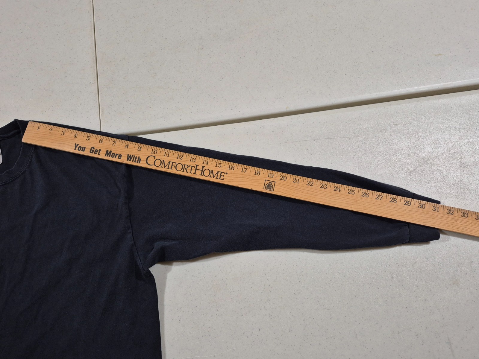 Gildan Mens XL Black Ultra Cotton Long Sleeve Shirt, see measurements