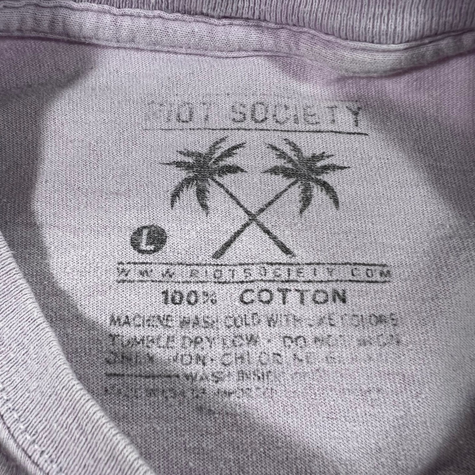 RIOT SOCIETY T-Shirt Mens Large Purple Dripping Broken Heart Tee