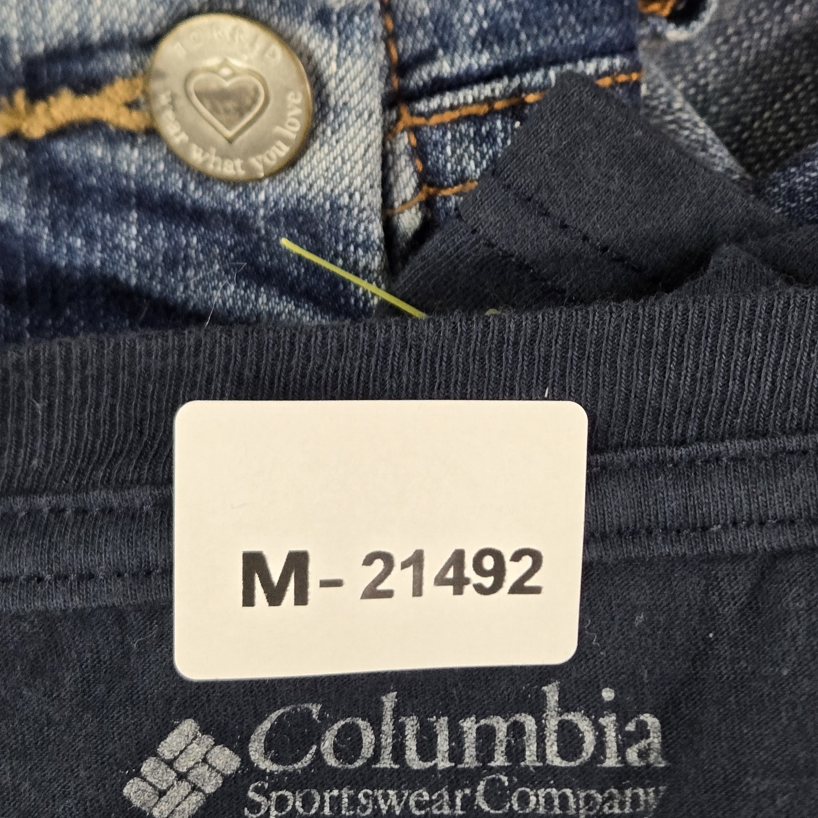 Columbia Men Shirt L Navy Graphic Truck Flag Outdoor Logo Short Sleeve