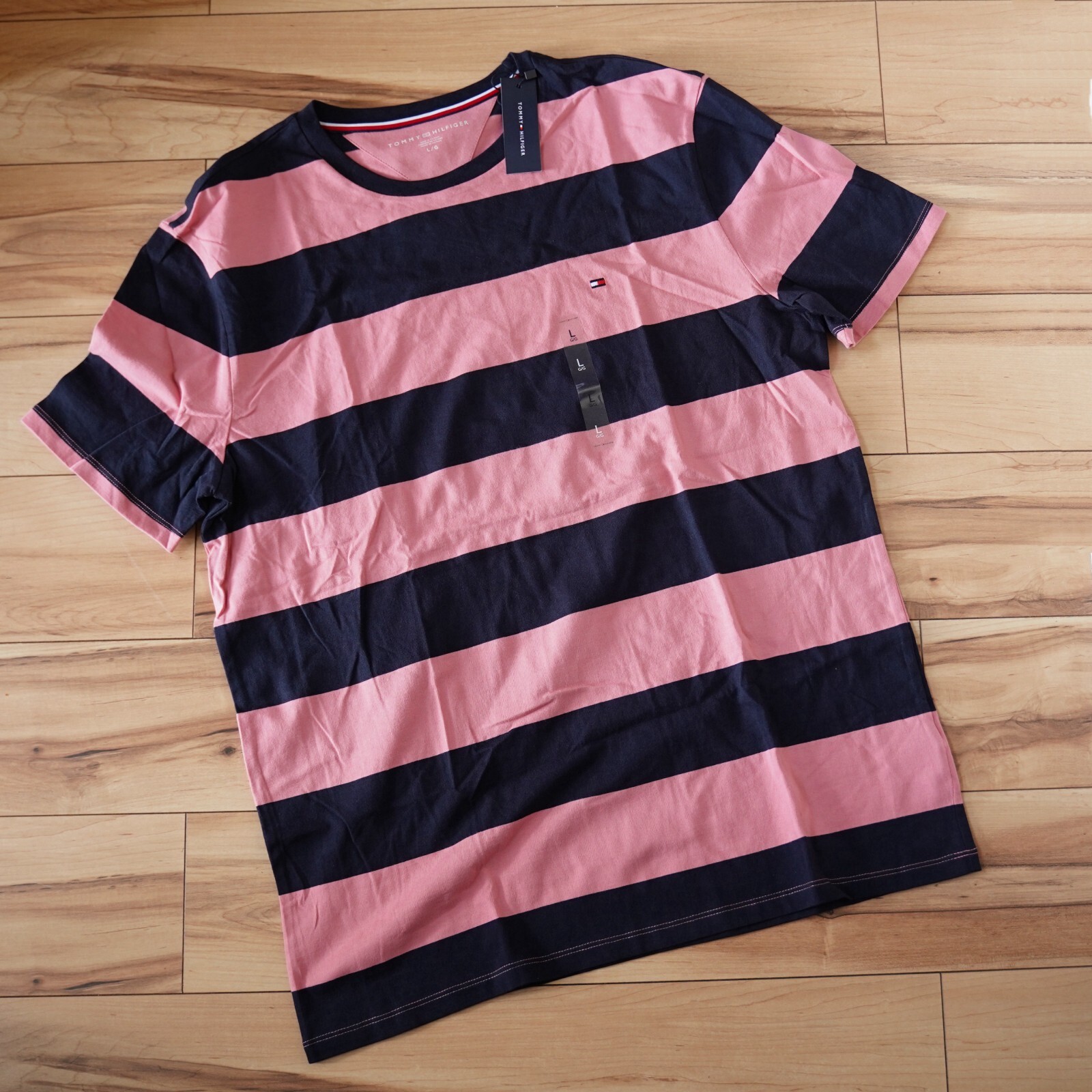 Tommy Hilfiger Men&rsquo;s Short Sleeve Crew-Neck Stripe Tee T-Shirt