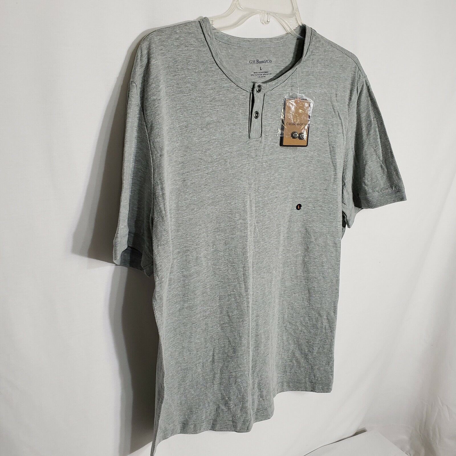 G.H. Bass Co Men&rsquo;s T Shirt Large Gray 2 Button Short Sleeve Casual Crew Neck