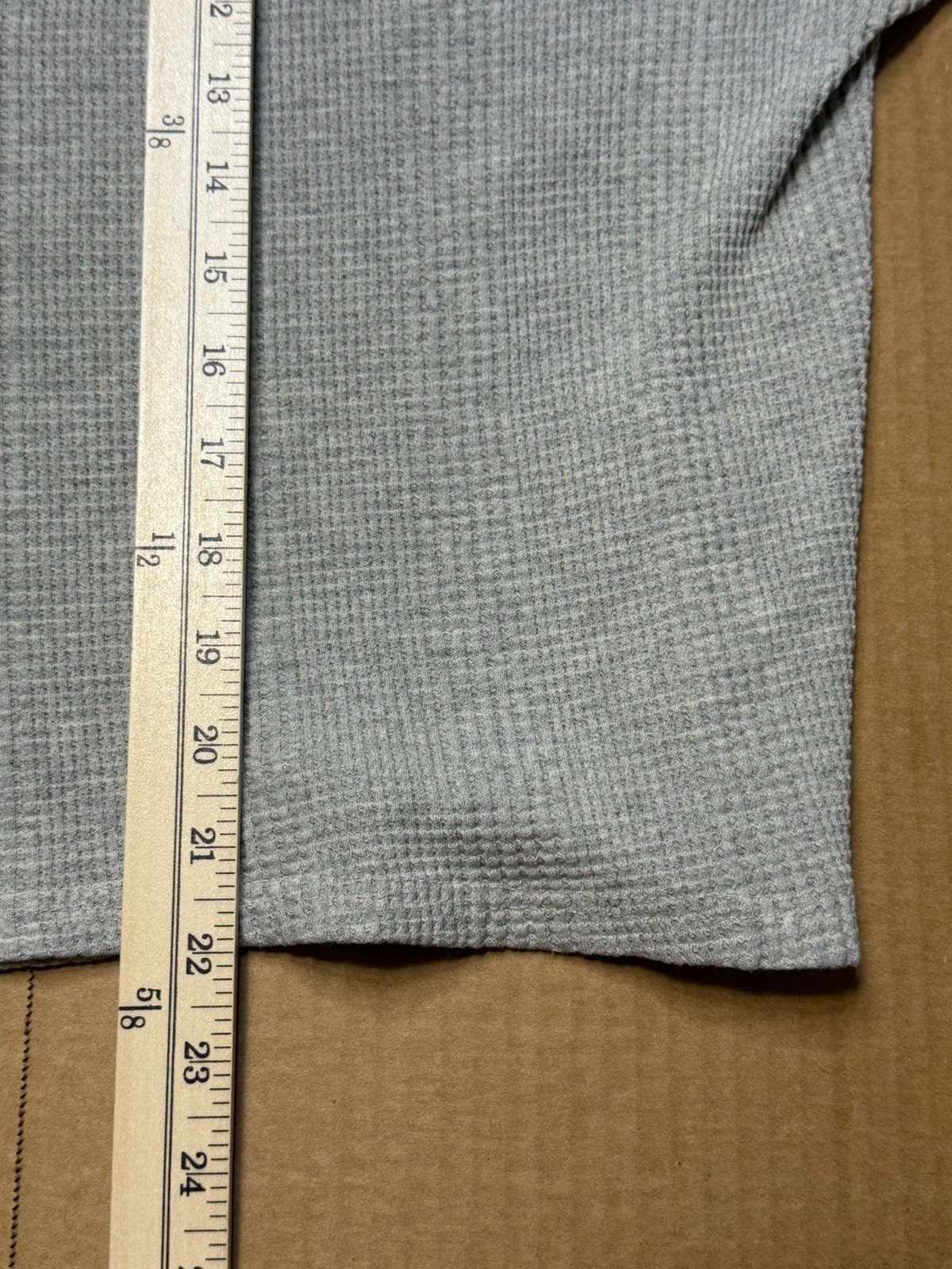 Vintage Carhartt L Gray Waffle Thermal Henley Shirt 28×22&Prime; Made in USA