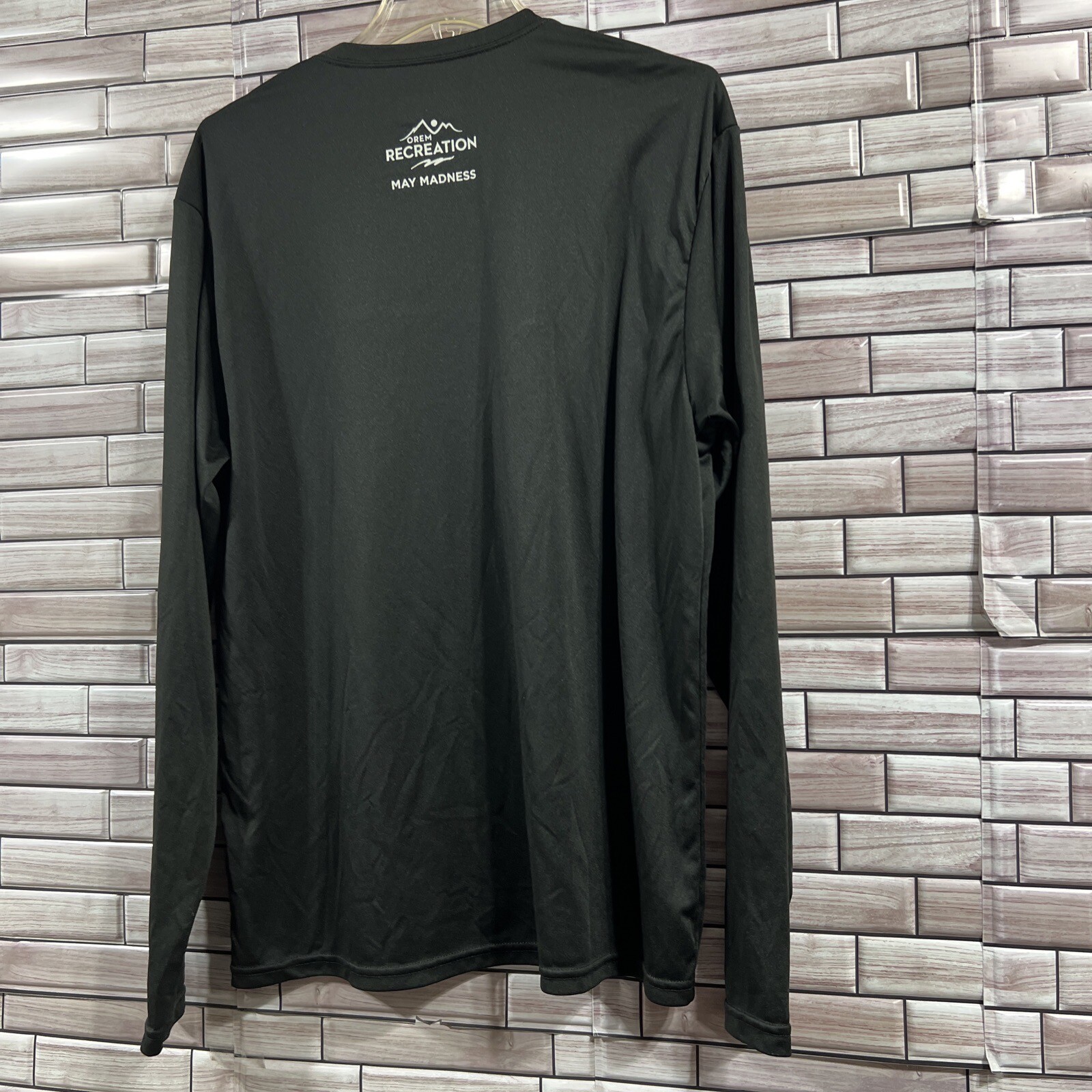 mens L tee shirt A4.com basketball logo black cool performance crew long sleeve