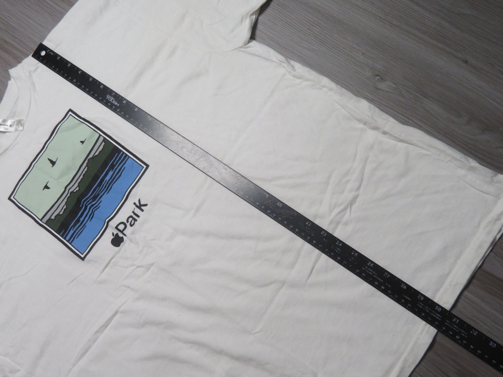 Apple Park Pond T-Shirt (White / Multi), 100% Cotton Size 3XL Men Pre Owned