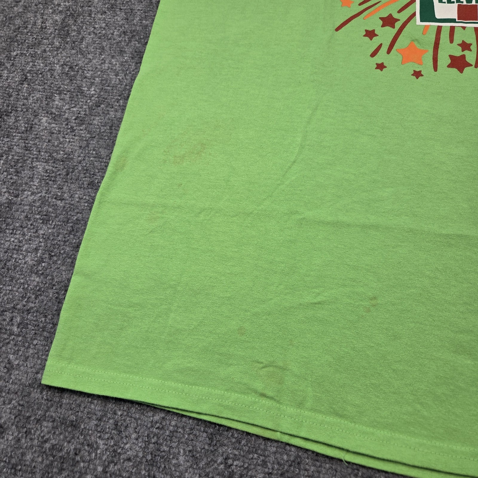 7-Eleven Convenience Store T-Shirt Size XL Promo Sip Slurp Snack Graphic Green