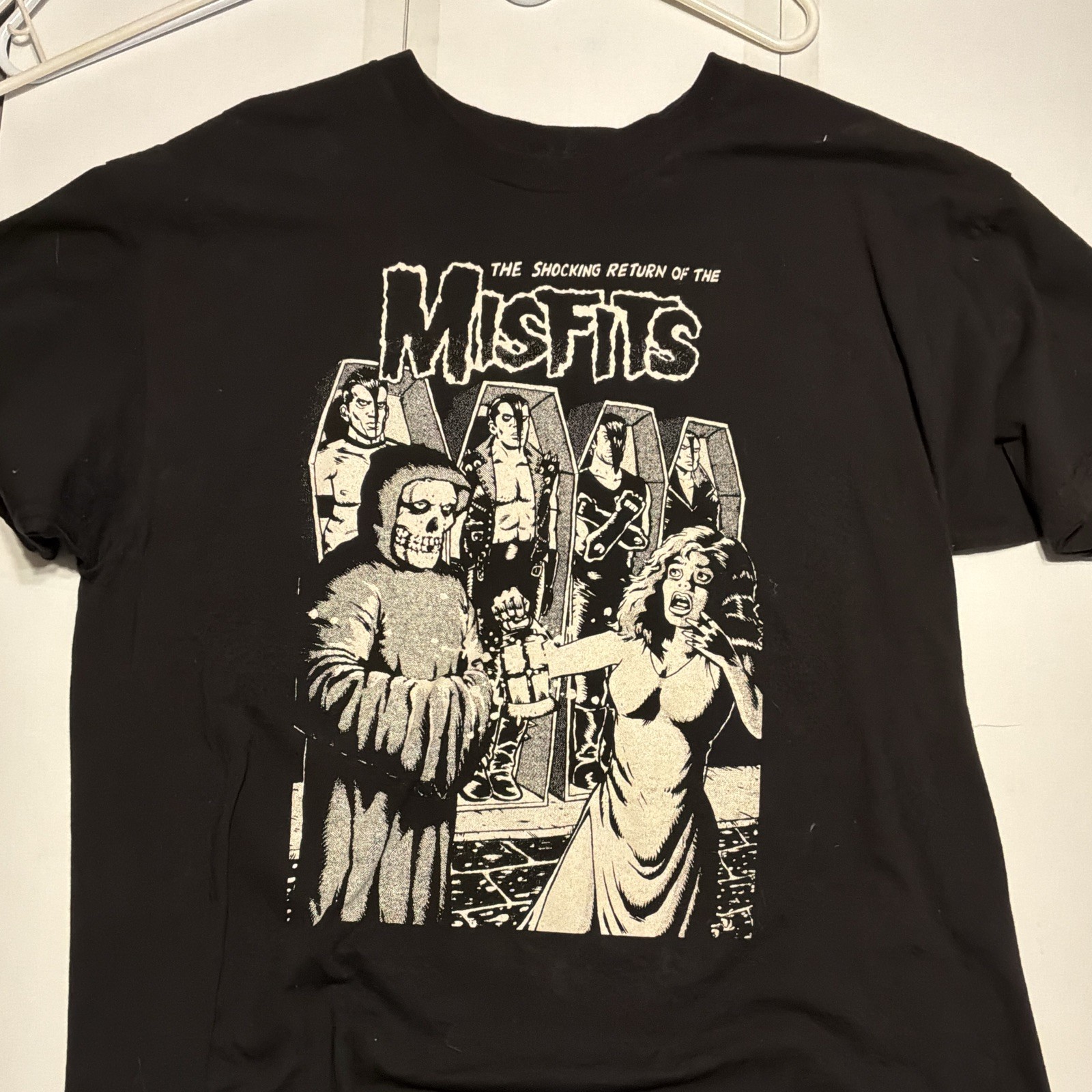 Gildan Misfits Shocking Return Graphic Tee Black Men&rsquo;s XL Crew Neck SS Cotton