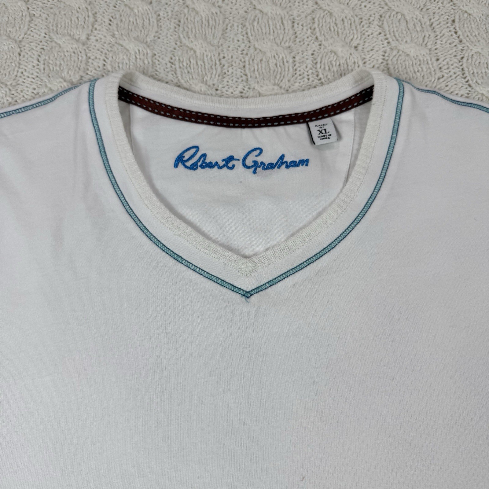 Robert Graham Classic Fit V Neck T-Shirt Men’s Size XL White Knit Supima Cotton