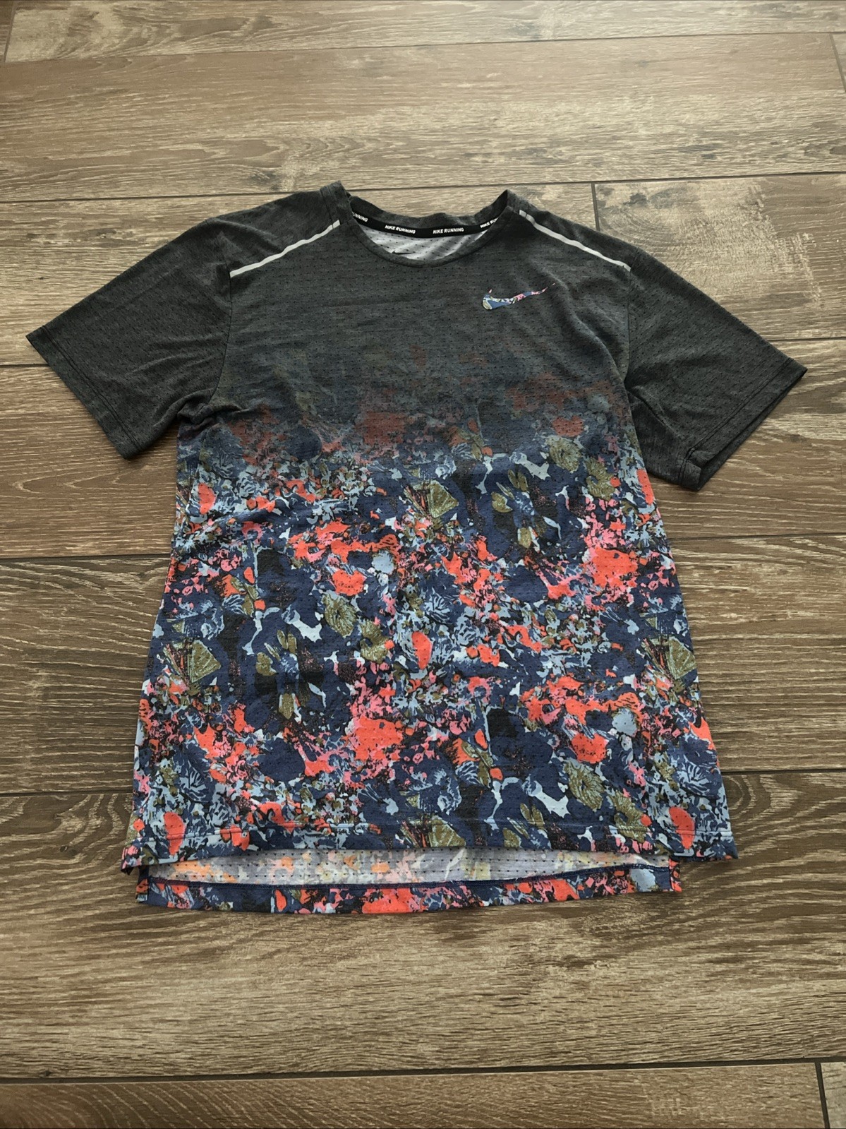 NIKE Dri Fit Miler Running Shirt Rare Gray Floral Gradient Men&rsquo;s Small