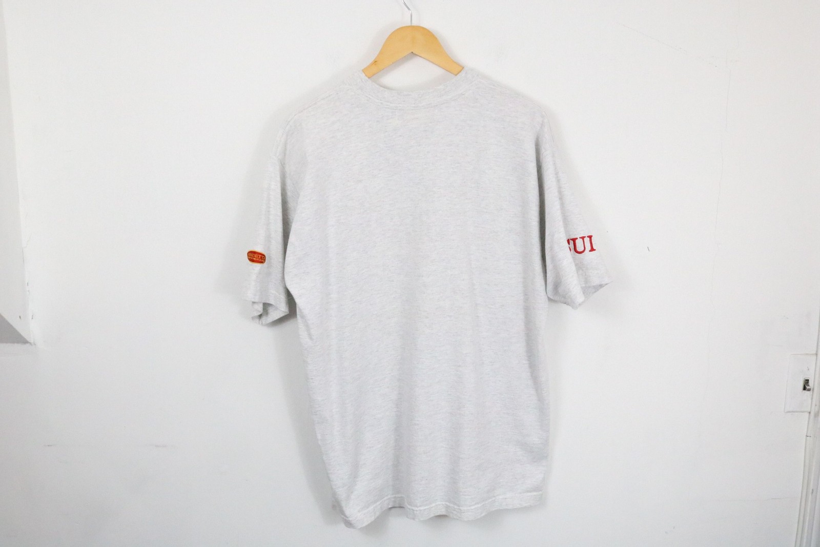 Mondetta t-shirt | Vintage grey logo and Swiss flag embroidery | casual graphic