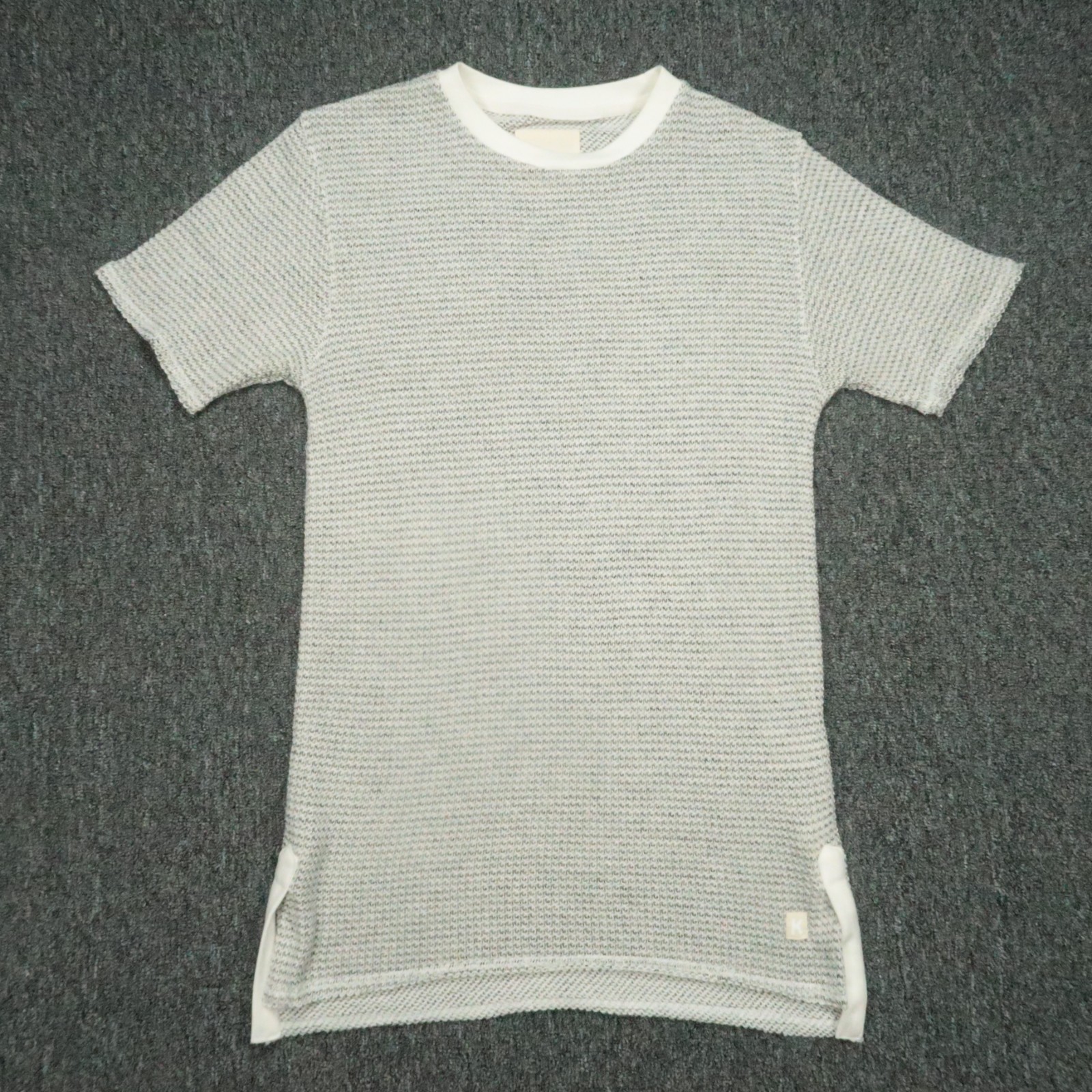 Kith Shirt Mens Extra Small Gray Beige Short Sleeve Knit Crew Long Length