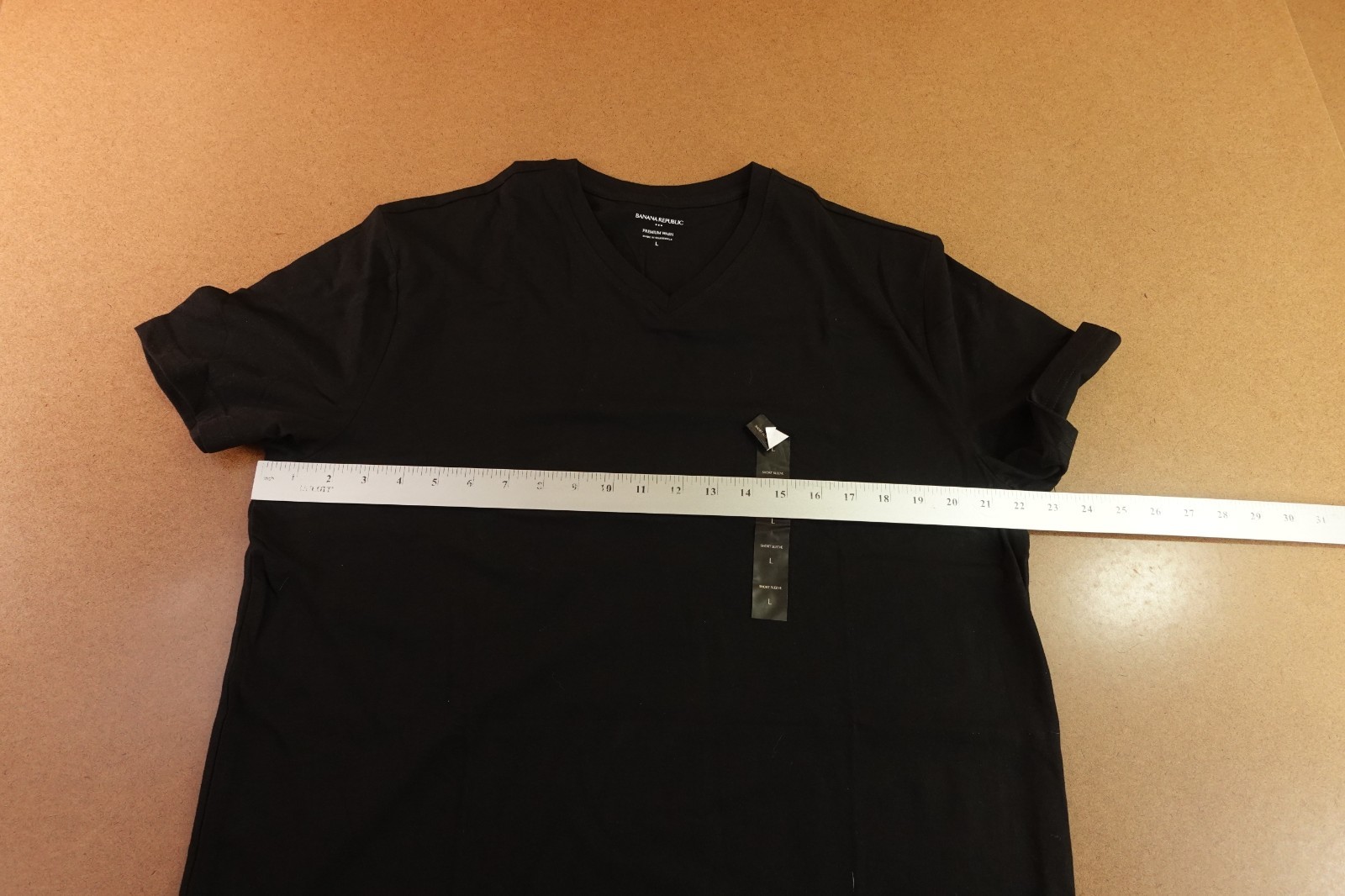 Banana Republic Mens Large Black V-Neck Short Sleeve Premium Wash T-Shirt NWT
