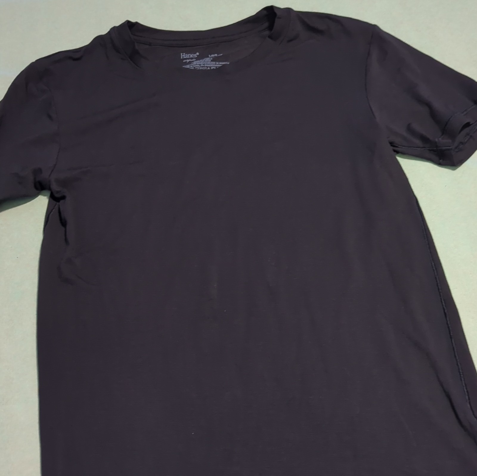 Hanes Originals Men&rsquo;s Tagless Black Solid Crew Neck Short Sleeve T-Shirt L/G