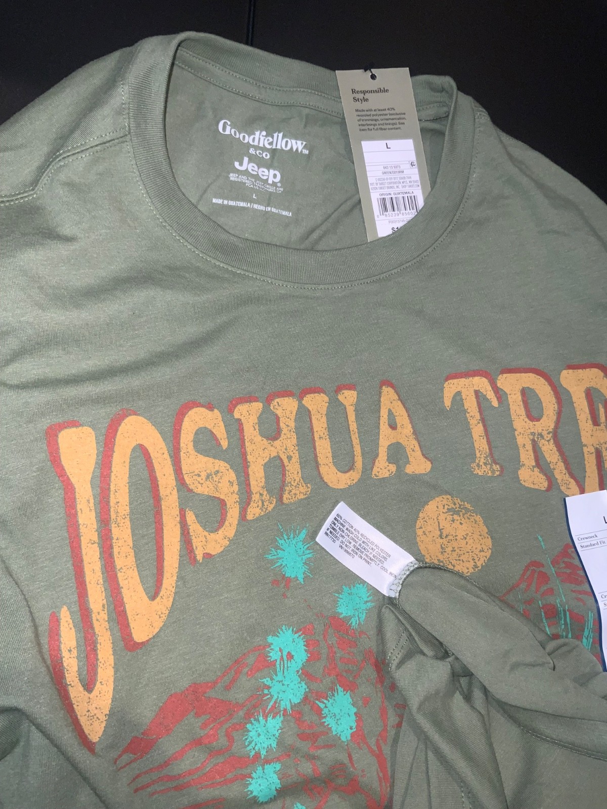 LARGE sz T-shirt Short Sleeve GREEN w JOSHUA TREE Graphic Print 60% Cotton blen