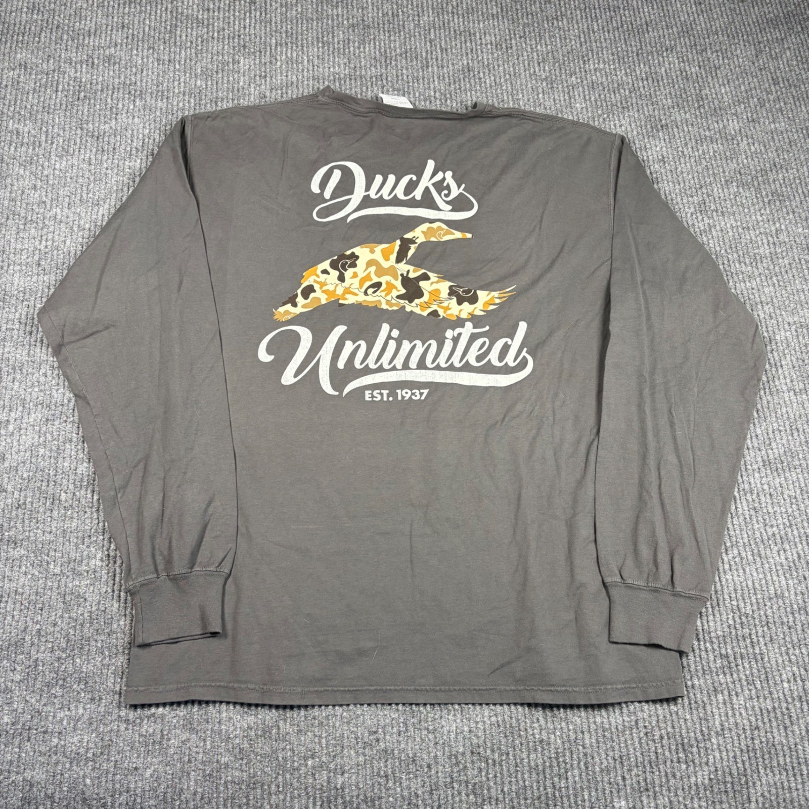Ducks Unlimited Shirt Men&rsquo;s L ComfortWash Long Sleeve Gray Camo Graphic Tee