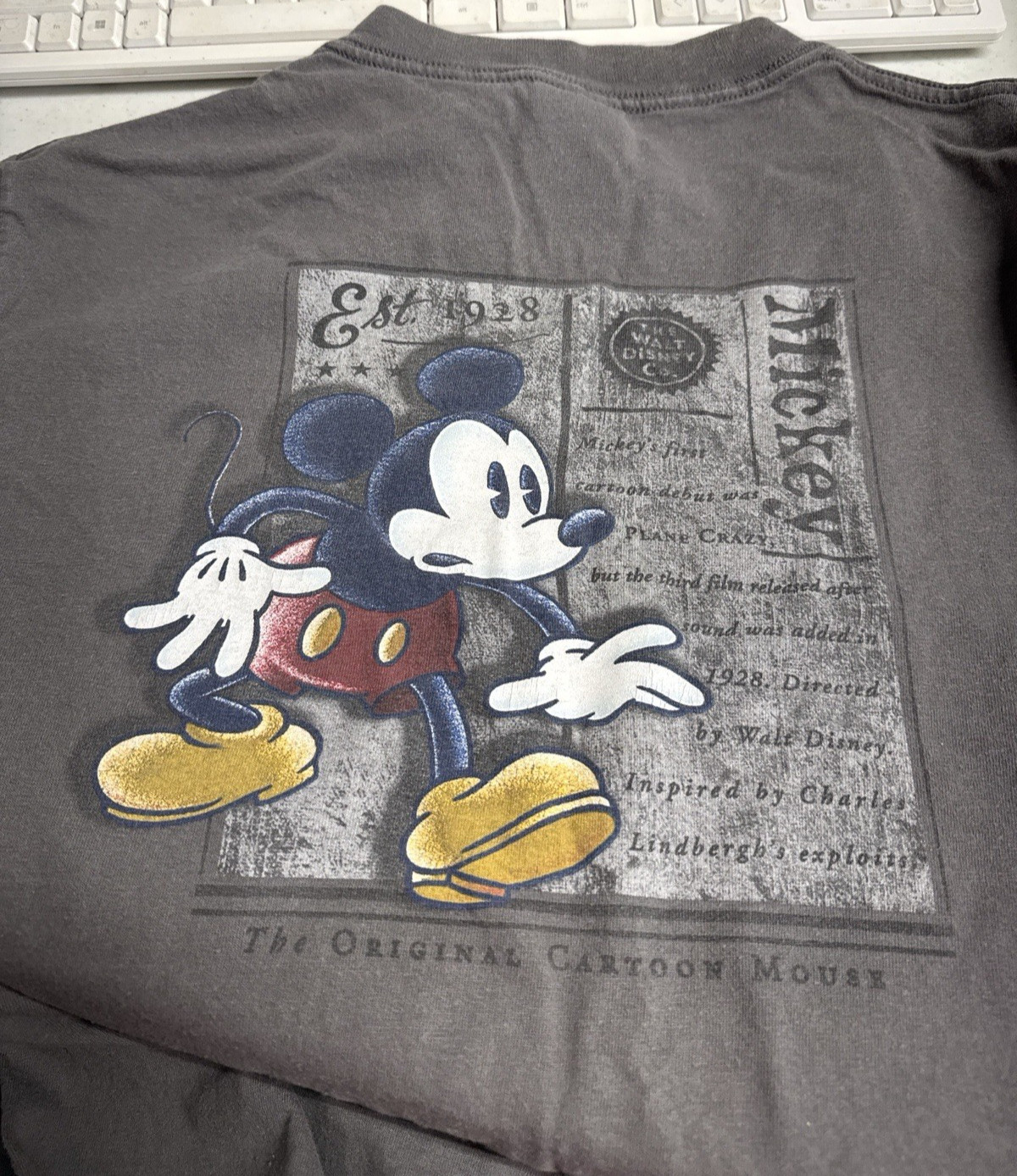 VINTAGE Disney Store Mickey Mouse Cartoon T-Shirt M Gray Classic Movie TV