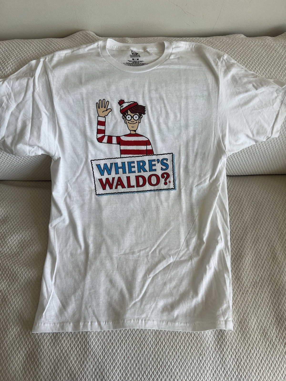 New Where&rsquo;s Waldo Men White T-Shirt Logo front River Scene Back SZ Med